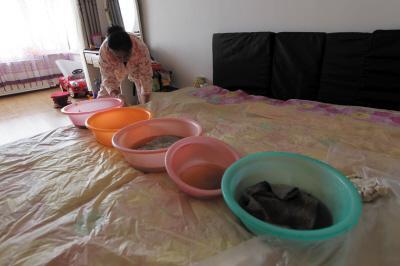 三明楼上漏水，住户失联，小区没物管，业主维权难！律师来支招……